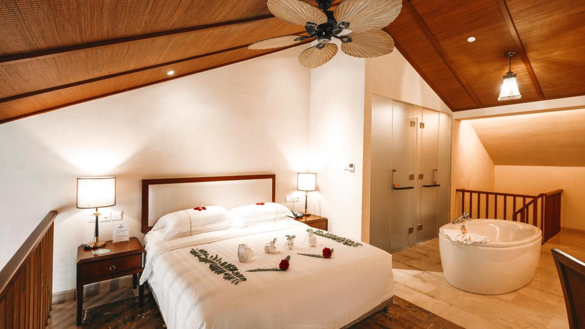 Stony Brook Villa Jianguo Resort Sanya Exterior foto